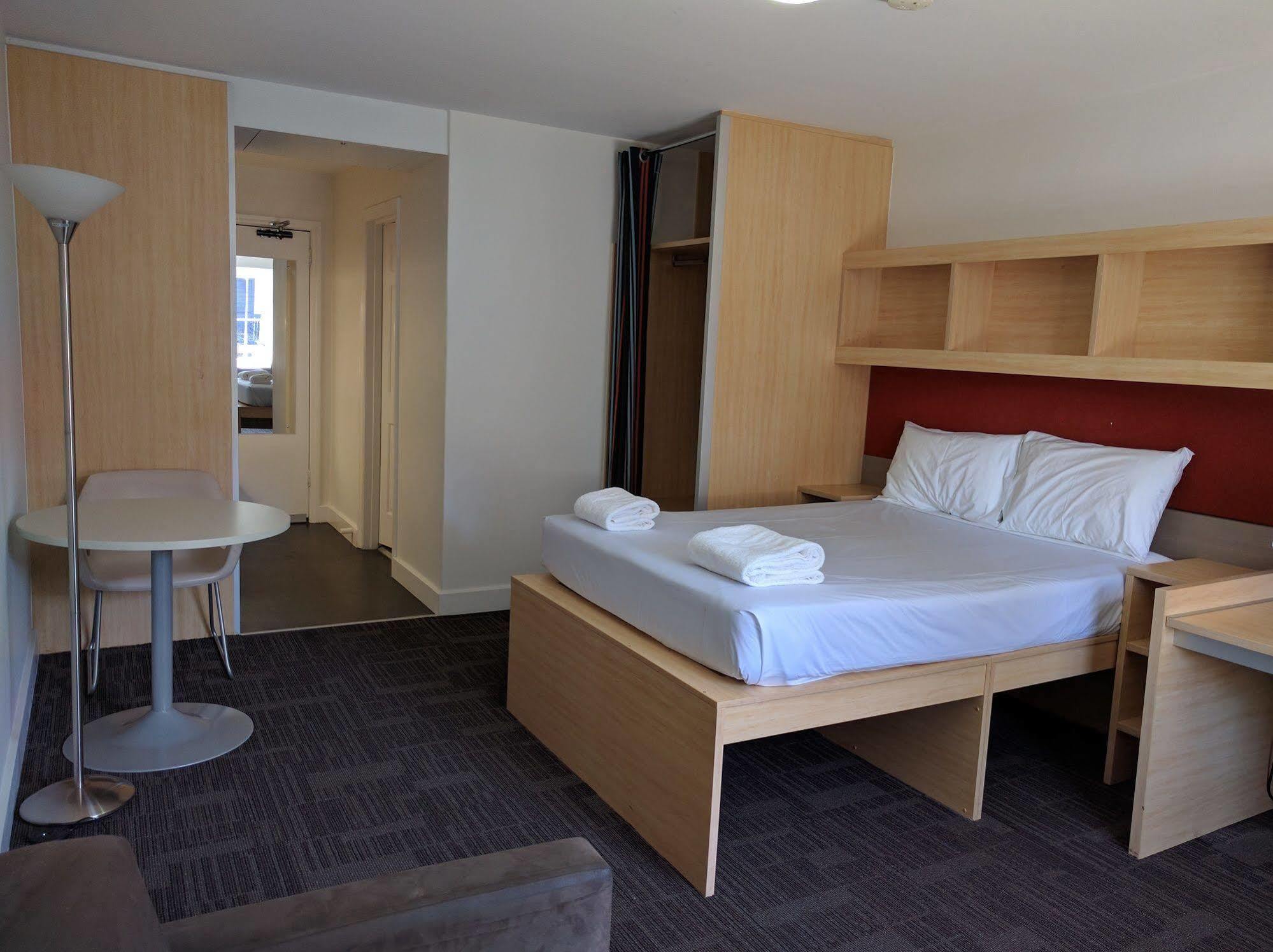 Rmit Village Melbourne Exterior foto